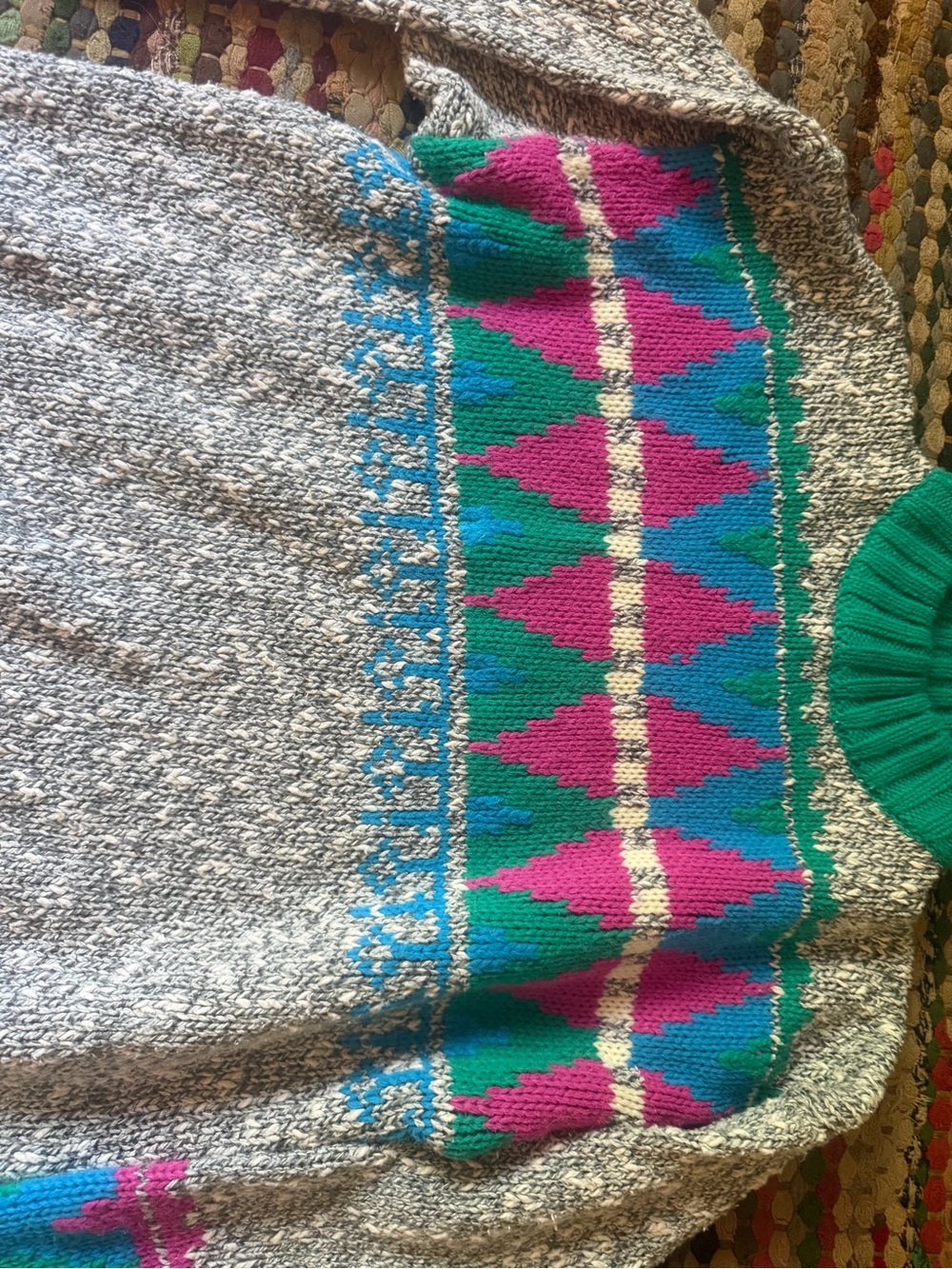 Cozy Patterned Crewneck Sweater in Gray, Teal & Magenta size large